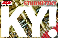 Text: SPV, STUDNITZKY, KY! Hintergrund mit Musikinstrumententeilen.