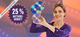 25 % Aktionsrabatt, jetzt mit vielen neuen Titeln. Frau in lila Pullover hält drei DVDs vor einem Filmstreifen-Hintergrund.