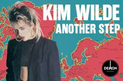 „KIM WILDE ANOTHER STEP“, Frau mit blondem Haar, bunter Hintergrund mit Weltkarte, Demon Records Logo.