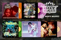 LP-Cover, buntes Vinyl: Outkast-Alben mit Outkast- und Sony-Music-Logo im Hintergrund.