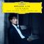 "Bruce Liu, Lunaris. Chopin, Beethoven, Debussy, Scriabin, Cage." CD-Hülle mit Bild eines Mannes in Anzug, goldenes Logo.