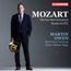 „CHANDOS“ Logo. „MOZART The Four Horn Concertos Rondo, KV 371“. Martin Owen steht im Anzug mit einem Horn.