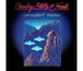 "Crosby Stills & Nash DAYLIGHT AGAIN" steht über einer futuristischen Landschaft mit Bergkulisse und heller Kuppel.