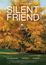 "SILENT FRIEND", Ein Film von Ildikó Enyedi. Ein Mann steht vor einem großen Baum mit goldgelben Blättern, umgeben von Gras.