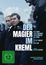 "DER MAGIER IM KREML"; Vorab-Cover, FSK 12 Logo. Zwei ernst dreinschauende Männer in Anzügen vor unscharfem Hintergrund.
