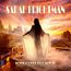 "SARAH BRIGHTMAN" und "SUNSET OVER BROADWAY". Eine Person im weißen Gewand steht vor einem Sonnenuntergang über einer Stadt.