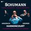 „SCHUMANN“, „PIANO CONCERTO“, „VIOLIN CONCERTO“, „ARGERICH“, „HARNONCOURT“, „KREMER“, „CHAMBER ORCHESTRA OF EUROPE“. Drei Musiker.