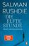 "Salman Rushdie: Die Elfte Stunde. Fünf Erzählungen. Spiegel Bestseller-Autor." Eine Person steht auf blauem Grund neben einem Pinguin-Logo.