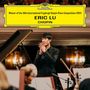 Text: "Winner of the 19th International Fryderyk Chopin Piano Competition 2025, ERIC LU, CHOPIN". Ein junger Mann applaudiert vor einem Orchester im Konzertsaal.