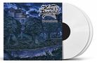 "King Diamond Voodoo" steht in dekorativer Schrift über einem düsteren Gemälde mit einem unheimlichen Haus und Bäumen.