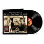 "The Very Best of Eric Burdon & WAR" steht oben, Schwarzweißfoto von Musikern, Schallplatte sichtbar., 2 LPs