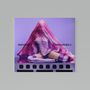MADONNA. CONFESSIONS II. Eine Person sitzt, mit einem transparenten, violetten Schleier, der ihren Kopf bedeckt., CD