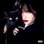 "Parental Advisory"-Logo. Eine Person mit dunklem Lippenstift hält eine schwarze Katze mit gelben Augen in den Armen., CD