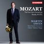 „CHANDOS“ Logo. „MOZART The Four Horn Concertos Rondo, KV 371“. Martin Owen steht im Anzug mit einem Horn.