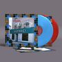 "sebadoh HARMACY" steht auf einem Plattenalbumcover. Zwei bunte Vinyl-Schallplatten in Blau und Rot sind sichtbar., 2 LPs