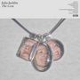 "Julia Jacklin", "The Gem", "Brand New", "God Sometimes". Drei Anhänger mit dem Gesicht einer Frau an einer Kette., CD