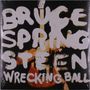 BRUCE SPRINGSTEEN WRECKING BALL. Hintergrund: Verschwommenes Bild einer Person mit Gitarre. , 2 LPs