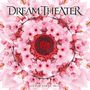 "DREAM THEATER", rotes Emblem und "LIVE IN TOKYO, 2010". Rosa Kirschblüten in symmetrischem Muster., CD
