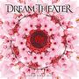 „DREAM THEATER“ und „LIVE IN TOKYO, 2010“. Ein Mandala aus rosa Blüten mit einem roten, kreisförmigen Design in der Mitte., 2 LPs