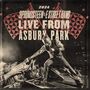 2024 Springsteen & E Street Band, Live from Asbury Park. Ein Musiker auf der Bühne reicht Fans die Hand. Retro-Stil., 5 LPs