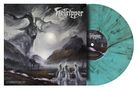 "CORONACH" oben links steht "Hellripper". Eine düstere Landschaft, Berge, ein Baumwesen, drei Figuren im Nebel. Vinyl-Design., LP