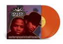 "OUTKAST" Logo mit Krone oben, Text "southernplayalisticadillacmuzik" unten, zwei Personen, orange Vinyl-Schallplatten., 2 LPs
