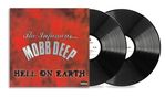 "The Infamous Mobb Deep, Hell On Earth." Zwei schwarze Schallplatten, Hintergrund in Rot-Orange., 2 LPs