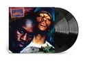 Text: "The Infamous... Mobb Deep". Zwei Personen im Vordergrund, Vinyl-Schallplatten daneben., 2 LPs