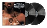 "Pete Rock Soul Survivor" in weißen Buchstaben. Nahaufnahme einer Frau mit großen Ohrringen und schimmerndem Kleid. Zwei Schallplatten., 2 LPs