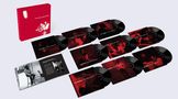 "MILES DAVIS & JOHN COLTRANE" auf rotem Box-Set; neun Schallplatten mit Fotos der Musiker., 9 LPs