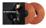 Text: "Alicia Keys, songs in A minor". Frau in Lederjacke, Hut, grün gestreiftem Oberteil, Hand in Hüfte., 2 LPs