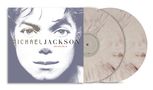 Text: "MICHAEL JACKSON INVINCIBLE". Cover mit einem Graustufen-Porträt und zwei Marmor-Vinylschallplatten.