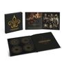 Ein Buch und ein CD-Set mit dem goldenen Text "dArtagnan - Die Chronik". Enthält Fotos von Musikern und vier dekorierte CDs., 4 CDs