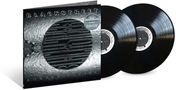 Text „Blackstreet Another Level“. Zwei schwarze Vinyl-Schallplatten neben dem Albumcover mit industriellem Design., 2 LPs