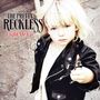 „THE PRETTY RECKLESS, Light Me Up“ steht im Bild. Ein Kind trägt eine Lederjacke und hält ein Feuerzeug., LP