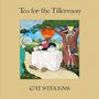 "Tea for the Tillerman, Cat Stevens." Illustration eines bärtigen Mannes am Tisch, zwei Kinder in einem sonnigen Landschaft.