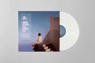 Text: "Broken By Desire To Be Heavenly Sent" von Lewis Capaldi. Weißes Vinyl mit Cover von einer Person auf einer Treppe sitzend., LP