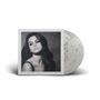„SELENA GOMEZ REVIVAL“ unten rechts auf einem Albumcover. Es zeigt ein Schwarz-Weiß-Porträt einer Frau., 2 LPs