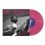 "BIG MONEY", "JON BATISTE". Schwarz-weiße Aufnahme eines Mannes in Anzug mit Gitarre, daneben pinke Vinyl-Schallplatte., LP