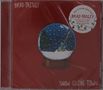 "Brad Paisley" und "Snow Globe Town" auf rotem Cover, mit einer Schneekugel, Gitarre und Tannenbaum., CD