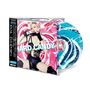 CD-Hülle mit dem Text „HARD CANDY“ vor buntem, wirbelndem Hintergrund. Eine Person posiert in sportlicher Kleidung.