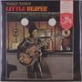 "PARTY DOWN LITTLE BEAVER" steht oben. Ein Mann in Lederoutfit spielt Gitarre in einer Bar mit Holzverkleidung.