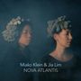 Miako Klein & Jia Lim, NOVA ATLANTIS. Zwei Frauen mit geschlossenen Augen tragen graue, korallenartige Kopfbedeckungen., CD