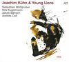"Joachim Kühn & Young Lions" und Namen darunter. Schwarze und goldene dynamische Farbkleckse wirken abstrakt und lebendig., CD