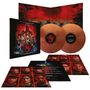 "Stranger Things" Vinyl-Set. Cover mit Charakteren und rotem Monster. Zwei orangene Schallplatten und Bilder der Figuren., 2 LPs