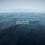 „SHEARWATER THE NEW WORLD“. Weite, dunkle Meeresfläche mit blassem Horizont und entfernten Eisklippen., CD