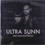 "ULTRA SUNN" und "KEEP YOUR EYES PEELED" in weißer Schrift. Ein Mann und eine Frau in Lederjacken sitzen nebeneinander., LP