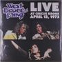 „LIVE AT CIRCUS KRONE APRIL 13, 1973“ und „West Bruce Laing and“. Drei Musiker auf einer Bühne, Fokus auf ihre Gesichtsausdrücke., 2 LPs