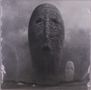 Ein Gemälde zweier großer maskenartiger Gesichter in einer düsteren, nebeligen Umgebung., 2 LPs