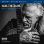 HANS THEESSINK ANALOG RETROSPECTIVE. Ein Mann hält eine Gitarre und schaut nachdenklich., LP